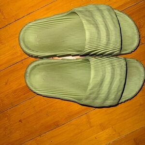 Adilette 22 Slides 'Magic Lime'’ Size 7 men’s